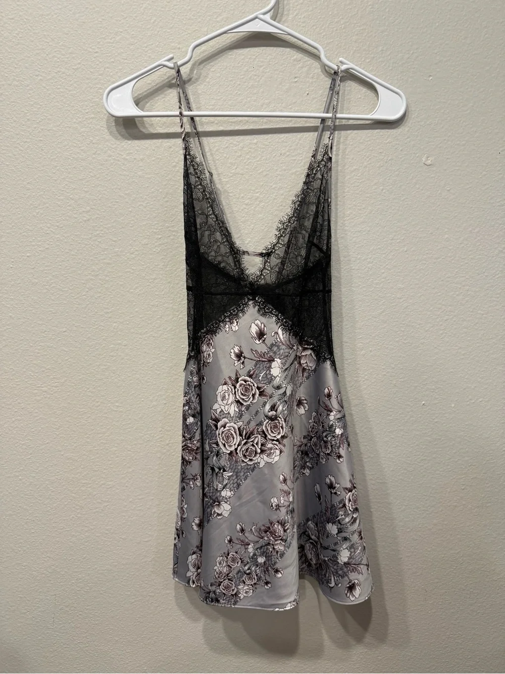Victoria’s Secret Floral Lace Trim Satin Chemise - Black & Gray
